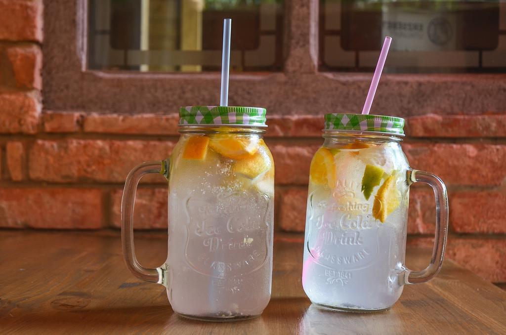 فندق Hajdúszoboszlóفي  Clock Cafe Pizzeria Es Panzio المظهر الخارجي الصورة