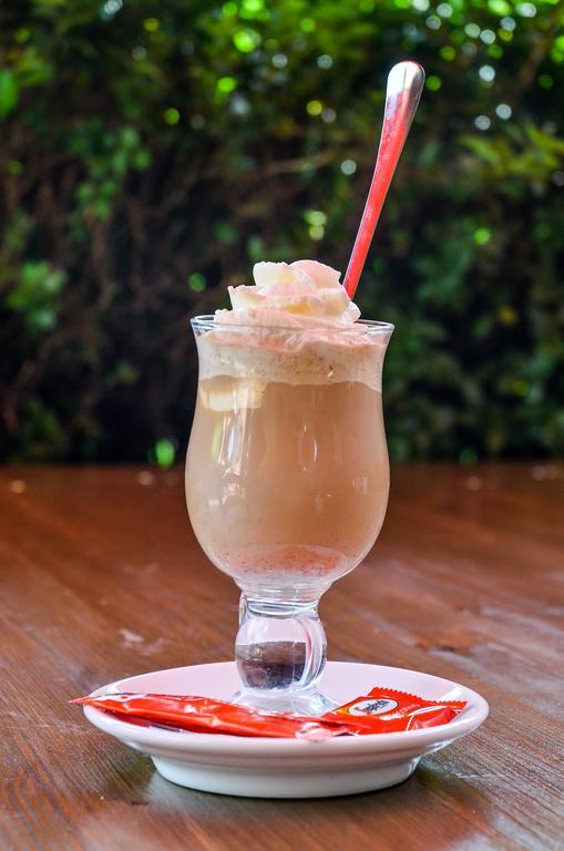 فندق Hajdúszoboszlóفي  Clock Cafe Pizzeria Es Panzio المظهر الخارجي الصورة